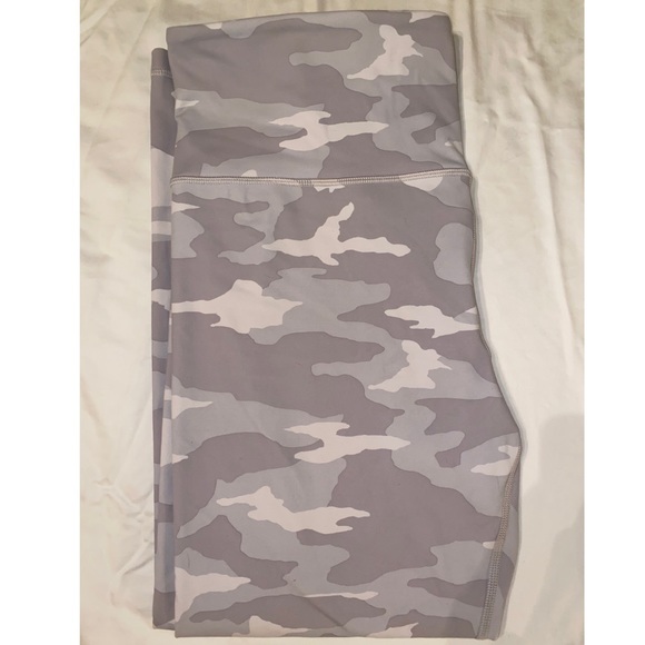 Athleta 7/8 Salutation Stash Tights - Picture 2 of 4